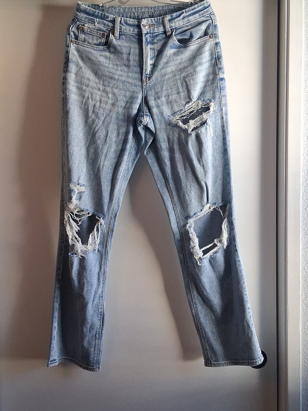 American Eagle Curvy Straight Jeans 8 Long Ripped Knees